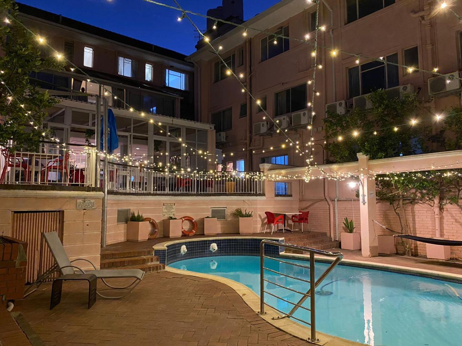 Auberge Gardens Hostel *